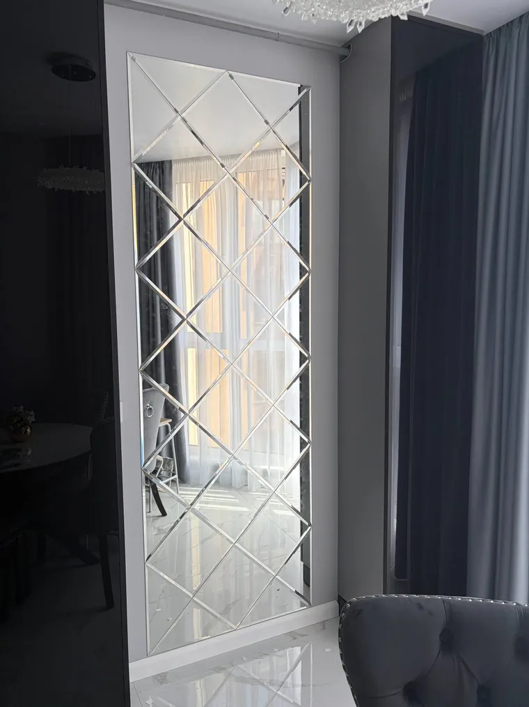Lux Dzerkalo — 3